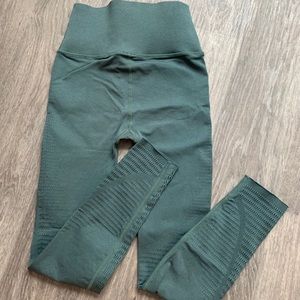 Seamless breathable leggings